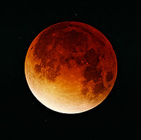 200px-Lunar-eclipse-09-11-2003